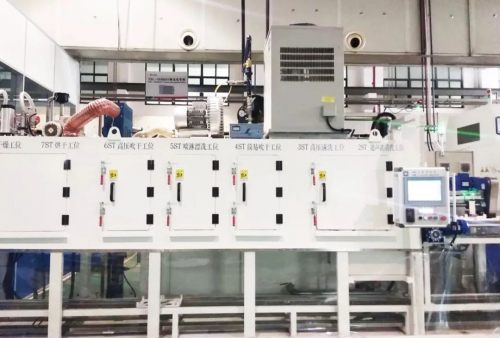 柯靈自動(dòng)化研制通過式清洗機(jī)，為終端客戶寶馬提供汽車發(fā)動(dòng)機(jī)支架清洗解決方案