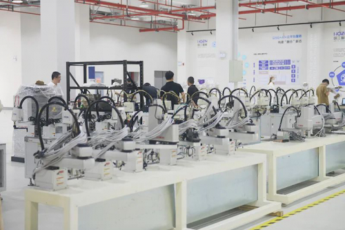 哈工共哲全方位打造工業(yè)機(jī)器人維保中心，助力解決機(jī)器人服務(wù)行業(yè)技術(shù)人才缺口問題