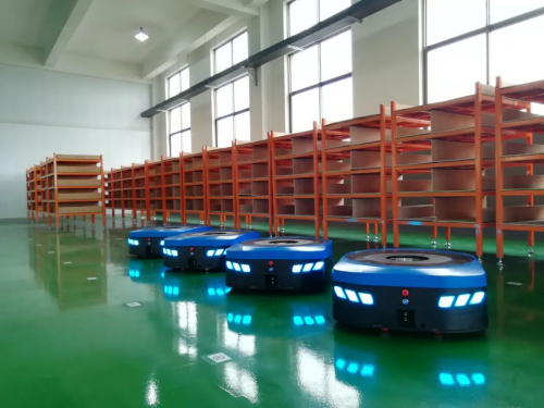 牧星智能攜手輝煌三聯(lián)共譜智能物流新篇章