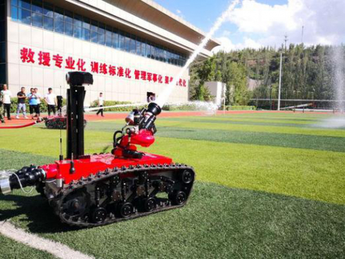 消防機(jī)器人上崗助力“智能化”滅火