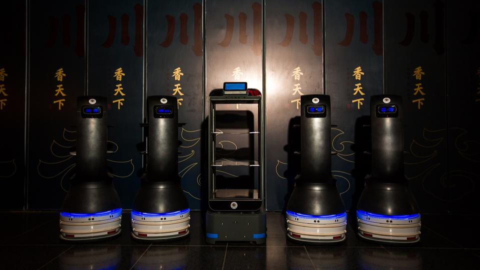 用機(jī)器人服務(wù)員，重新定義「中國(guó)火鍋」