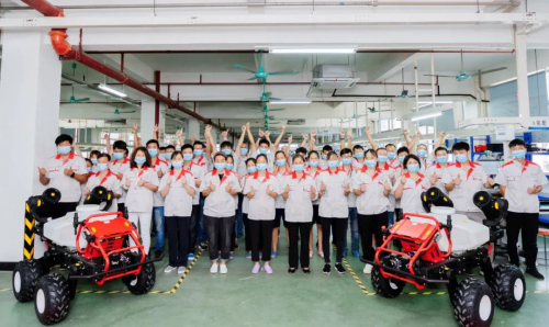 喜大普奔！全球首款量產(chǎn)農(nóng)業(yè)無人車發(fā)貨！