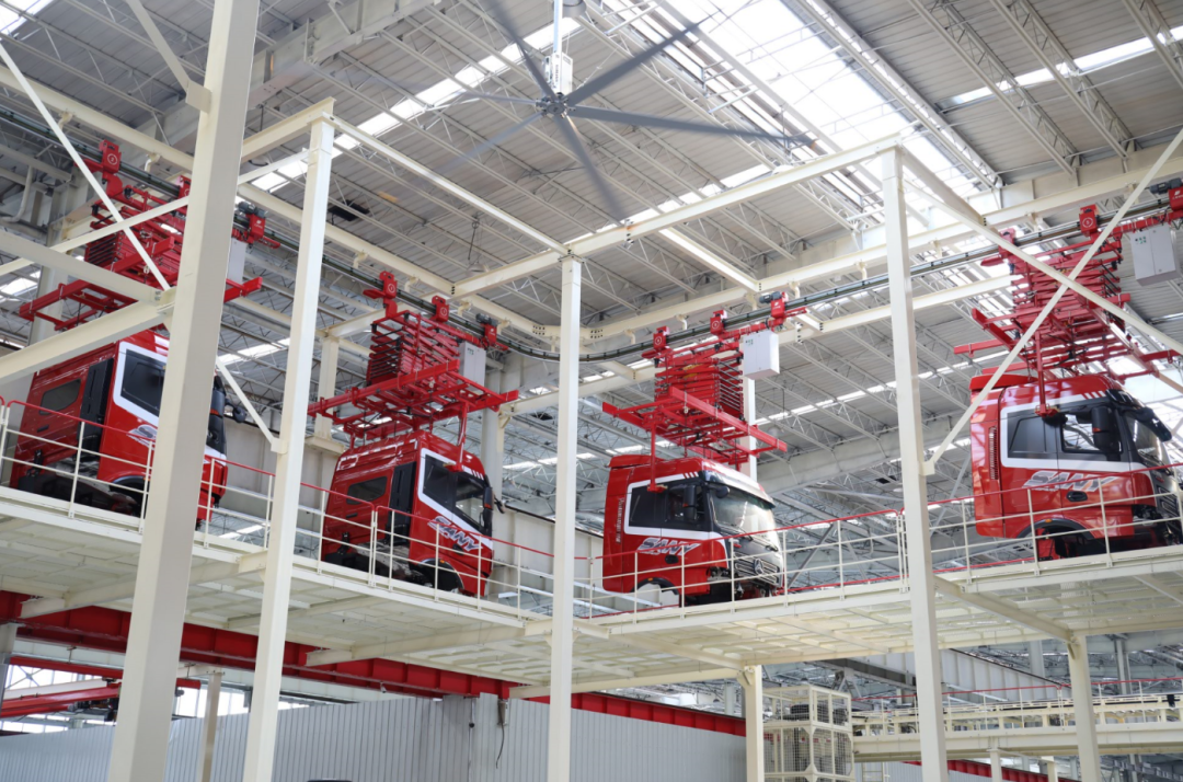 被稱為超級智造“配送員”的AGV，都有哪些“拿手絕活”？三一重卡定制AGV帶你來了解