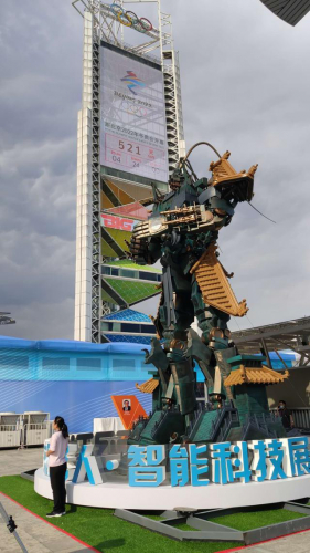 炒菜、翻跟頭、打乒乓……服貿(mào)會(huì)200多臺(tái)機(jī)器人炫酷亮相