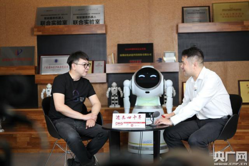 進(jìn)擊四十年｜周劍：讓智能機(jī)器人走進(jìn)千家萬(wàn)戶