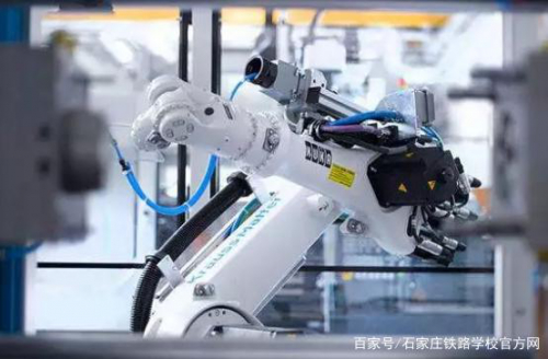 「石鐵微課堂」智領(lǐng)未來——工業(yè)機(jī)器人技術(shù)應(yīng)用專業(yè)