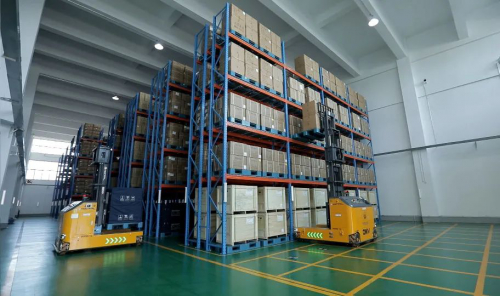 AGV小車(chē)在智能倉(cāng)儲(chǔ)系統(tǒng)方案的應(yīng)用效果