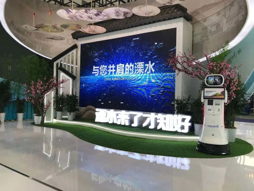 全國“雙新雙創(chuàng)”大會(huì)在南京舉行 南大電子機(jī)器人變身農(nóng)產(chǎn)品代言人成焦點(diǎn)