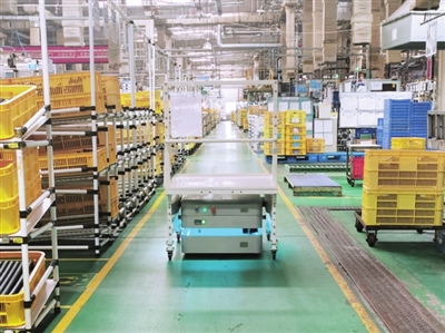 濱海新區(qū)本土企業(yè)自研機(jī)器人 提供廠內(nèi)智慧物流解決方案