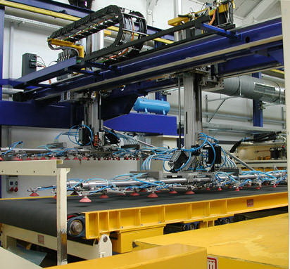 一博機(jī)器人：玻璃搬運(yùn)機(jī)器人