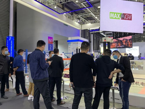 井源攜新品AGV盛裝亮相CeMAT ASIA