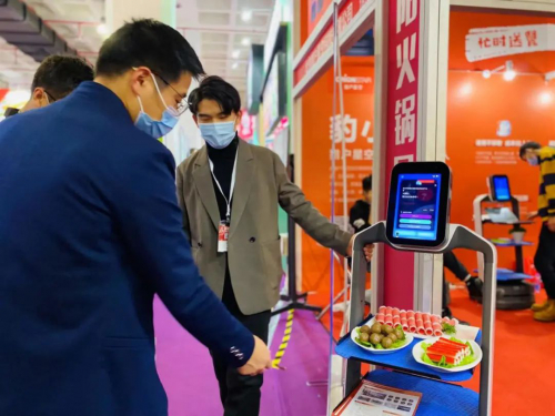 獵戶星空餐廳服務(wù)機器人榮獲最受餐飲企業(yè)喜愛的送餐機器人稱號