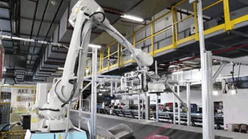 15秒裝車！行李智能分揀機器人亮相廈門機場