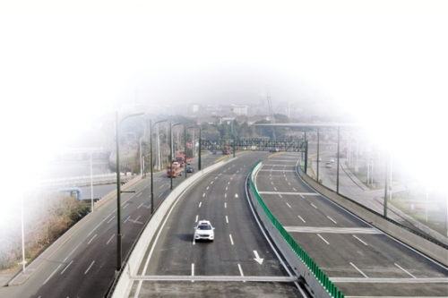 “智慧路”上感受無人駕駛 在紹興體驗(yàn)高級(jí)別自動(dòng)駕駛車路協(xié)同測試