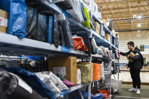 行深智能校園無人車配送解決方案助力高校打造智慧校園