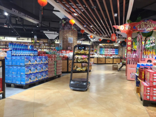 餐廳里廣受歡迎的普渡機器人，在超市有何妙用？