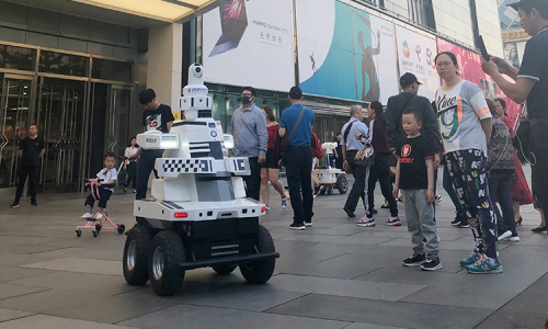 自動巡邏安防機器人，全方位捕捉音視頻數(shù)據(jù)彌補人工短板 