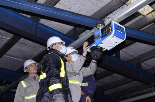 臟活累活都能干 浙江寧波舟山港首臺皮帶機智能巡檢機器人上崗