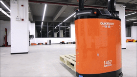 超短系列低壓伺服電機(jī)在無(wú)人堆高機(jī)器人上的應(yīng)用