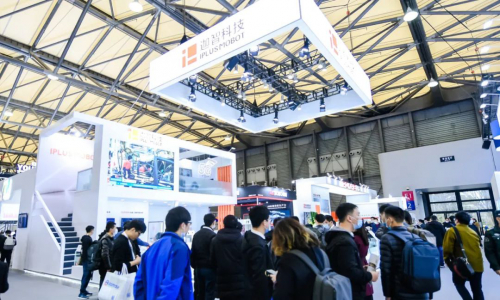 迦智科技2021年度新品復(fù)合移動(dòng)作業(yè)機(jī)器人發(fā)布，快來(lái)Get!