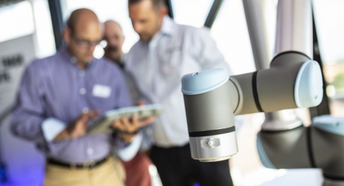 丹麥Universal機(jī)器人為西門子開發(fā)口譯員