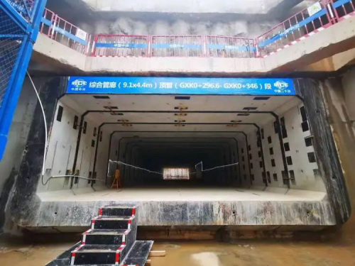 拒絕反復(fù)開挖！這條高速引入巡檢機(jī)器人，維修不用再把路面剖開了