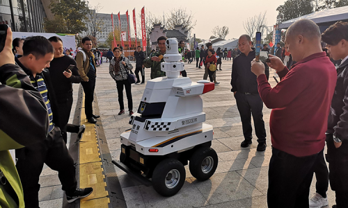 5G安防機(jī)器人提供穩(wěn)定高效的安防保障 