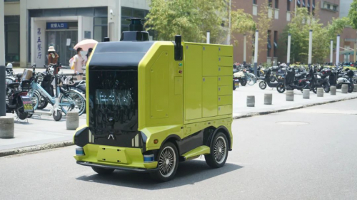 行深無(wú)人車進(jìn)駐上海高校，為海事大學(xué)提供智能快遞配送服務(wù)