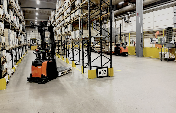 叉車駕駛員的短缺危機(jī)助推AGV等自動(dòng)化物料搬運(yùn)設(shè)備的銷售