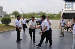 宣城市委常委、統(tǒng)戰(zhàn)部部長牛傳勇蒞臨安徽益佳通電池開展調(diào)研活動