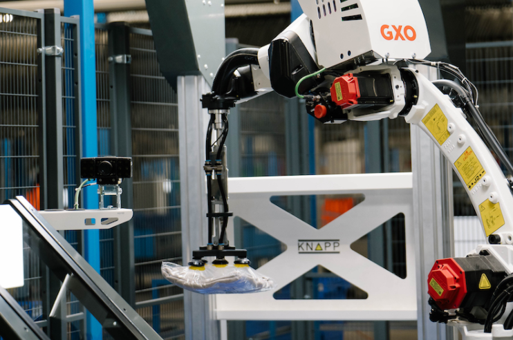 GXO為時(shí)尚電商物流試點(diǎn)定制機(jī)械臂