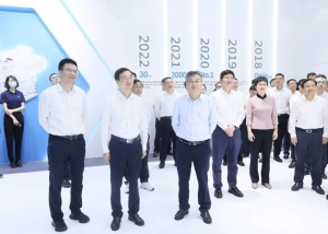 常熟市黨政代表團考察斯坦德機器人（昆山）有限公司