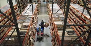 機(jī)器人技術(shù)和自動(dòng)化：新型機(jī)器人提高物料搬運(yùn)的效率