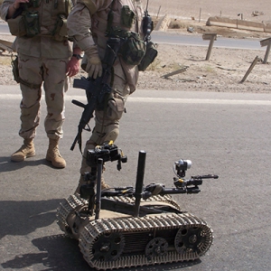 簡(jiǎn)易爆炸裝置處理軍用機(jī)器人