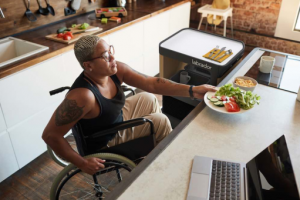 Labrador開發(fā)家庭服務(wù)自主移動機器人