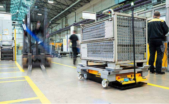 AGV的優(yōu)勢(shì)：有關(guān)AGV 和自主移動(dòng)機(jī)器人的五件事