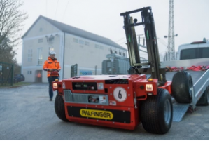 帕爾菲格 ：超緊湊型 BM 214型遙控隨車叉車創(chuàng)紀(jì)錄地精確工作
