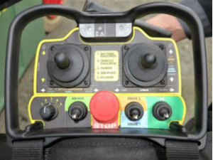 MKF：不帶駕駛室的重型遙控平衡重叉車