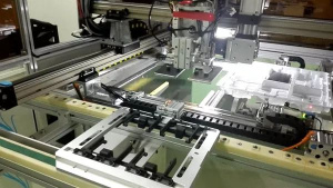 矩案例 | 機(jī)器視覺(jué)在手機(jī)外殼 ?點(diǎn)膠、貼logo標(biāo)簽、無(wú)序抓取? 等定位引導(dǎo)方面的應(yīng)用