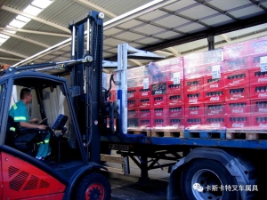 卡斯卡特叉車屬具在飲料行業(yè)的應(yīng)用