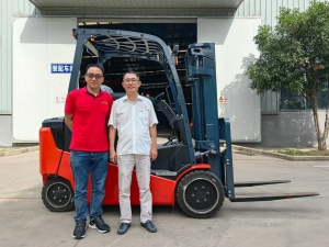 合肥搬易通| “重點“國家級專精特新小巨人，二十余年深耕專業(yè)化物料搬運領域