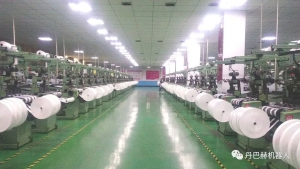 無人叉車迎戰(zhàn)高溫