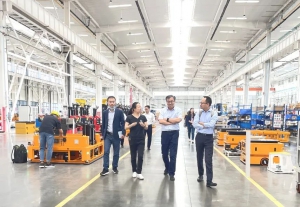 北京市科委領(lǐng)導(dǎo)蒞臨我司參觀，對三一機(jī)器人給予高度認(rèn)可并寄予厚望！