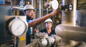 亞馬遜正與 Infinium 合作，以使用低碳電動燃料為其卡車車隊提供動力