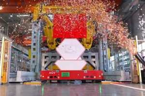 “雙降”&“雙升”，國(guó)自50T+200T風(fēng)電行業(yè)超級(jí)室外重載AGV解決方案