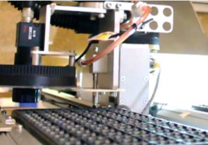 Simplimatic：西姆特拉克杰德克托盤翻轉器?