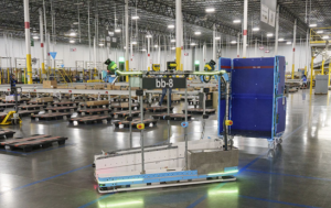 亞馬遜測試機器人在運營中心運輸超大物品