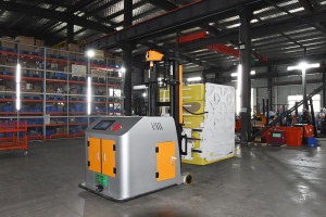 宇鋒智能|基于場景定制化需求的抱夾智能機器人方案