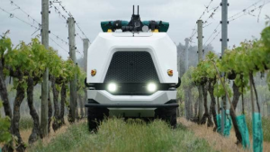 Robotics Plus推出無人駕駛混合動力車解決勞動力短缺問題