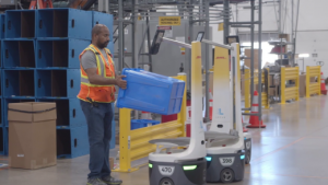 假日購物高峰帶動物流機(jī)器人的租賃業(yè)務(wù)